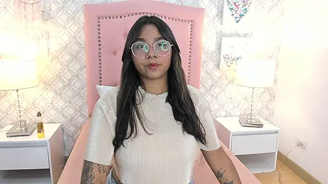 Snapshot of Aria_Star7 chatting on 7, 10, 2025 Aria Star7 online show from 7, 10, 2025