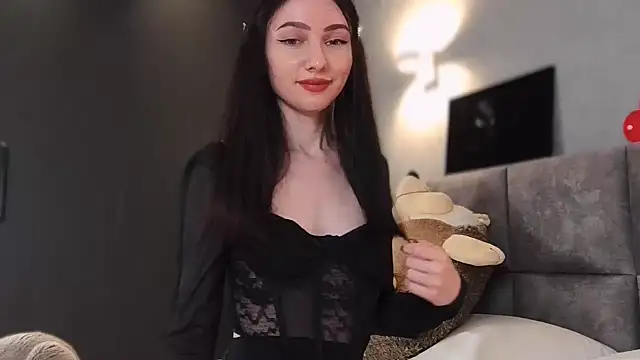 AnaMoonlight online show from 8, 11, 2025