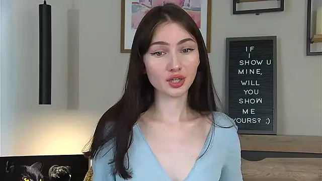Snapshot of AnaMoonlight chatting on 8, 7, 2026 AnaMoonlight online show from 8, 7, 2026