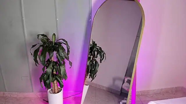 Athenea  fox online show from 1, 10, 2025