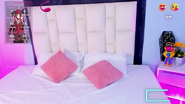 Athenea  fox online show from 24, 10, 2025