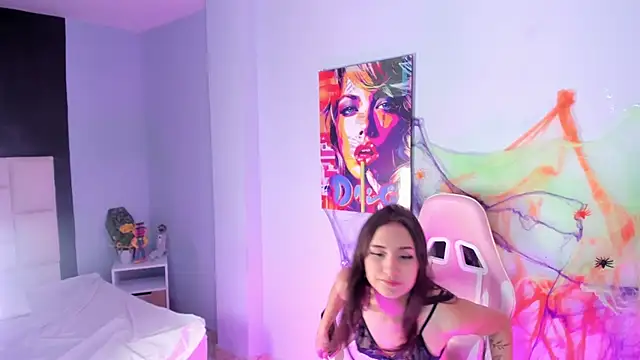 Athenea  fox online show from 28, 10, 2025