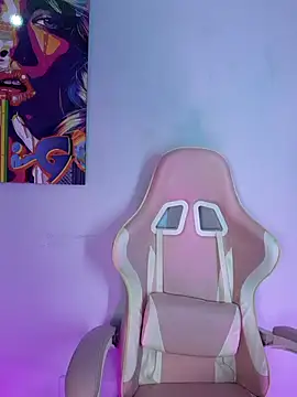 Athenea  fox online show from 21, 10, 2025