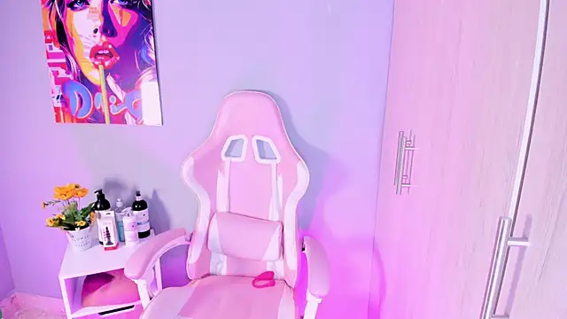 Athenea  fox online show from 24, 11, 2025