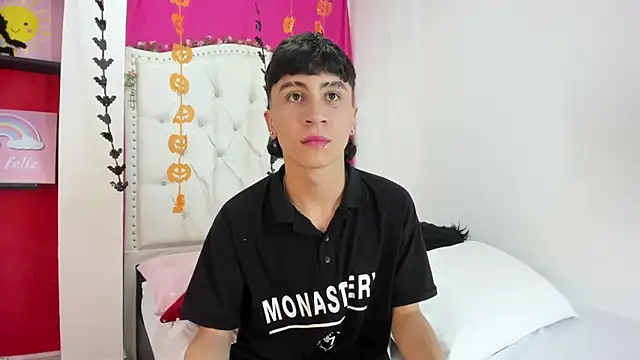 XaanderGrey online show from 5, 10, 2025