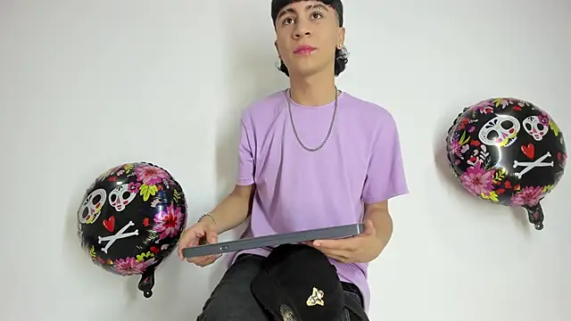 XaanderGrey online show from 7, 10, 2025