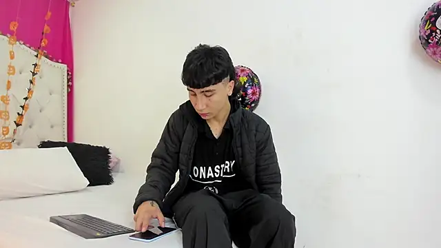 XaanderGrey online show from 10, 10, 2025