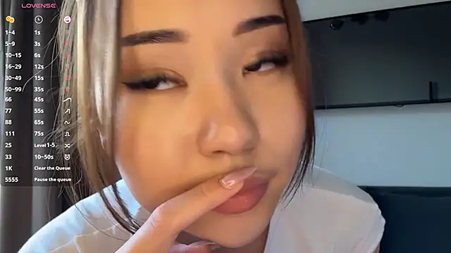 Ur neighbor Kira online show from 29, 5, 2026