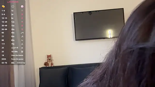 Ur neighbor Kira online show from 22, 5, 2026