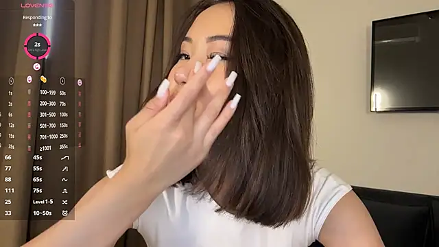 Ur neighbor Kira online show from 30, 4, 2026