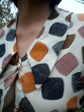 bree-zz online show from 5, 4, 2026