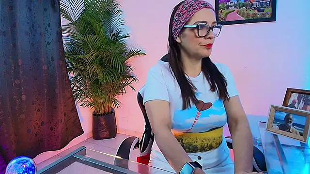 Carol Miss2 online show from 12, 11, 2025