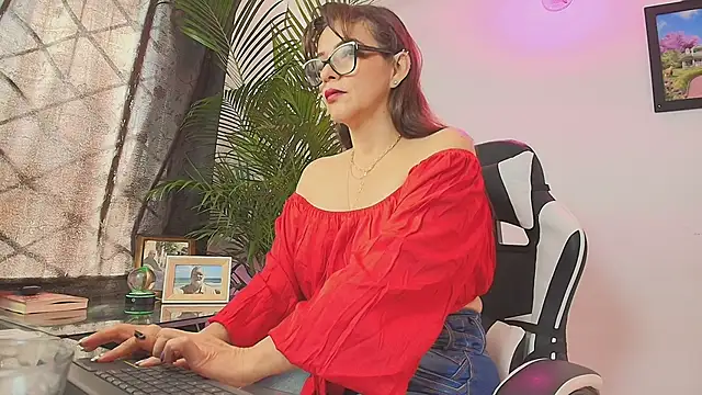 Carol Miss2 online show from 1, 11, 2025