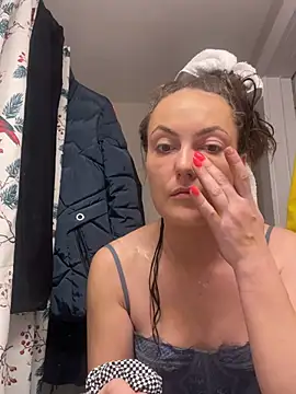 sexybriiiixoxo online show from 10, 5, 2026