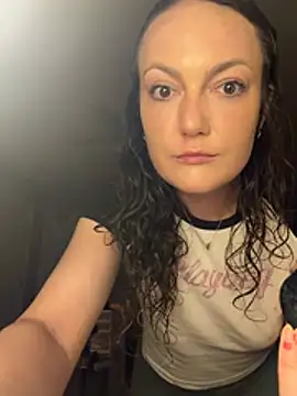 sexybriiiixoxo online show from 7, 6, 2026