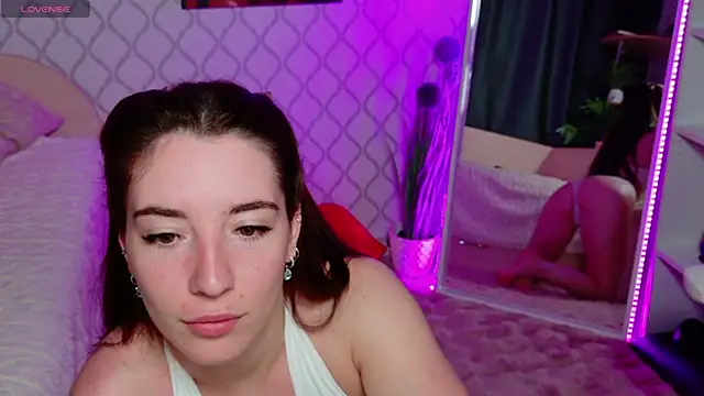 Snapshot of Curious_Lily chatting on 15, 6, 2026 Curious Lily online show from 15, 6, 2026