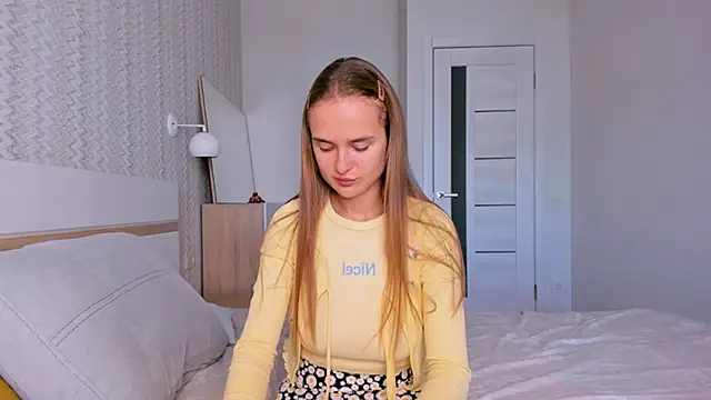 LilMary  online show from 14, 10, 2025