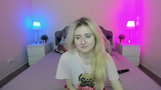 CamillaDreamer online show from 3, 12, 2025