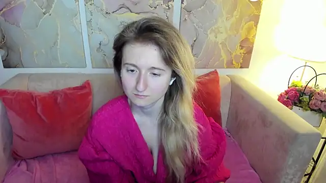 Snapshot of CamillaDreamer chatting on 9, 6, 2026 CamillaDreamer online show from 9, 6, 2026