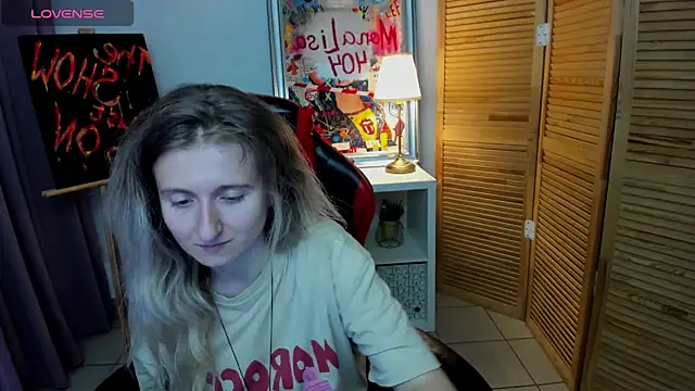 Snapshot of CamillaDreamer chatting on 19, 7, 2026 CamillaDreamer online show from 19, 7, 2026