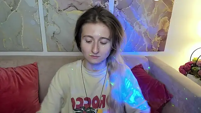 Snapshot of CamillaDreamer chatting on 16, 7, 2026 CamillaDreamer online show from 16, 7, 2026