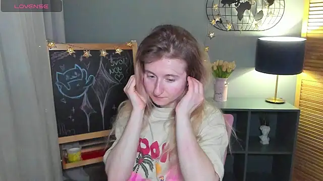 Snapshot of CamillaDreamer chatting on 6, 6, 2026 CamillaDreamer online show from 6, 6, 2026