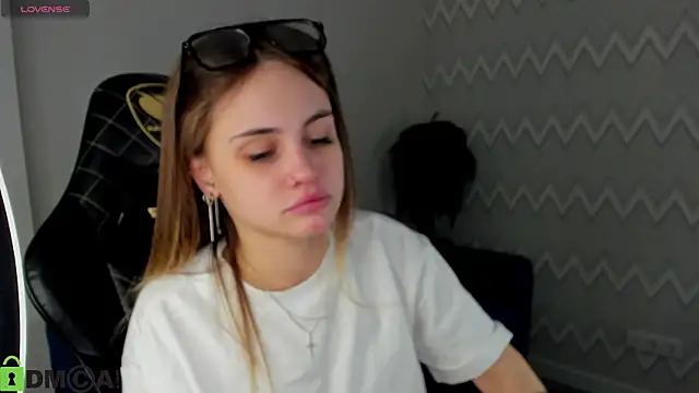 KarinaBroks online show from 4, 11, 2025