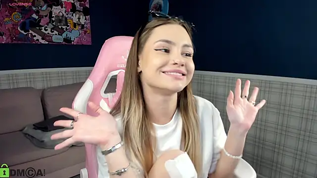 KarinaBroks online show from 9, 10, 2025