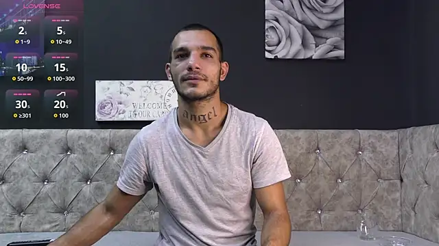 Snapshot of JacksonBee chatting on 7, 10, 2025 JacksonBee online show from 7, 10, 2025