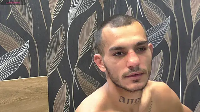 Snapshot of JacksonBee chatting on 4, 10, 2025 JacksonBee online show from 4, 10, 2025