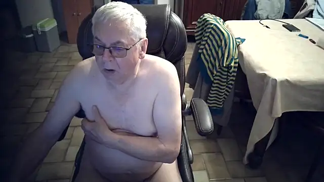 Snapshot of Alain633 chatting on 8, 10, 2025 Alain633 online show from 8, 10, 2025