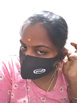 Snapshot of Tamil_Hot_Sindhu chatting on 14, 11, 2025 Tamil Hot Sindhu online show from 14, 11, 2025