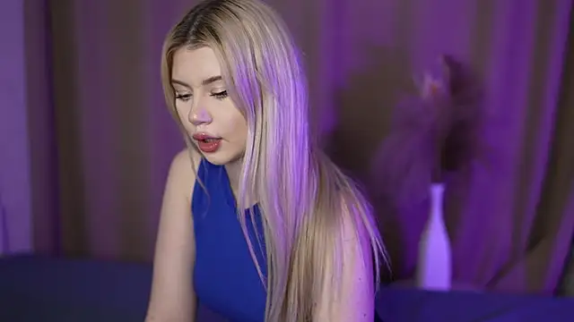 AshleyNikoo online show from 9, 11, 2025