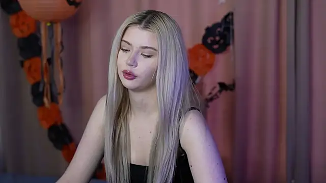 AshleyNikoo online show from 2, 11, 2025