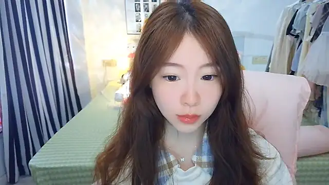 Snapshot of Gardenia-222 chatting on 5, 11, 2025 Gardenia-222 online show from 5, 11, 2025