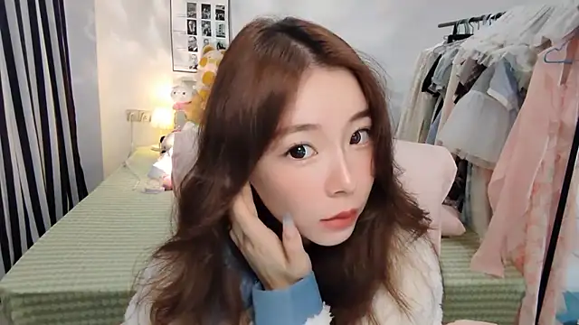 Snapshot of Gardenia-222 chatting on 7, 11, 2025 Gardenia-222 online show from 7, 11, 2025