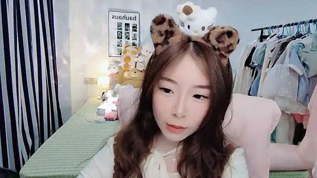 Snapshot of Gardenia-222 chatting on 2, 11, 2025 Gardenia-222 online show from 2, 11, 2025