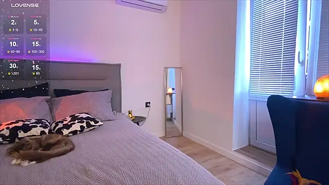 Snapshot of Sienna_Mi_ chatting on 13, 11, 2025 Sienna Mi online show from 13, 11, 2025