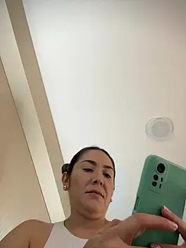 Mariana gom online show from 7, 4, 2026