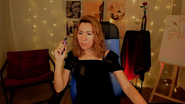 Snapshot of DonnaSmitth chatting on 8, 11, 2025 DonnaSmitth online show from 8, 11, 2025