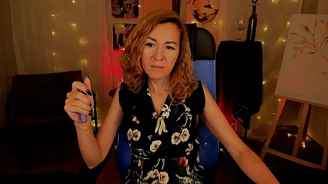 Snapshot of DonnaSmitth chatting on 4, 11, 2025 DonnaSmitth online show from 4, 11, 2025