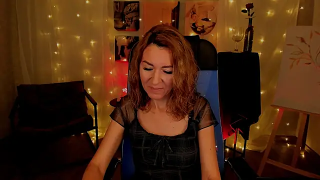 Snapshot of DonnaSmitth chatting on 5, 11, 2025 DonnaSmitth online show from 5, 11, 2025