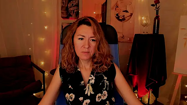 Snapshot of DonnaSmitth chatting on 28, 11, 2025 DonnaSmitth online show from 28, 11, 2025