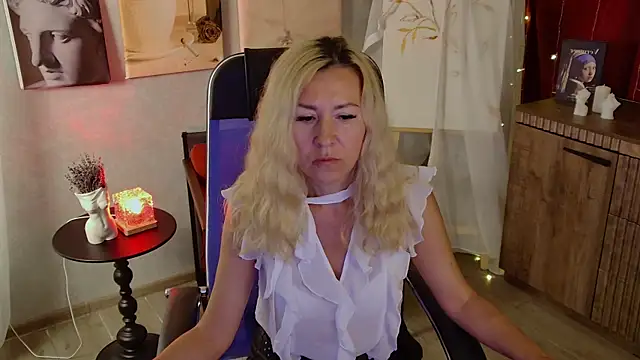 DonnaSmitth online show from 28, 7, 2026