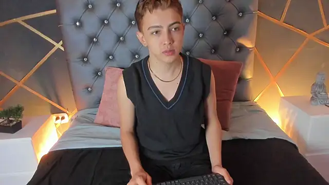 Lian Miller1  online show from 6, 10, 2025