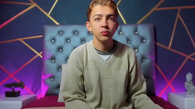 Lian Miller1  online show from 30, 10, 2025