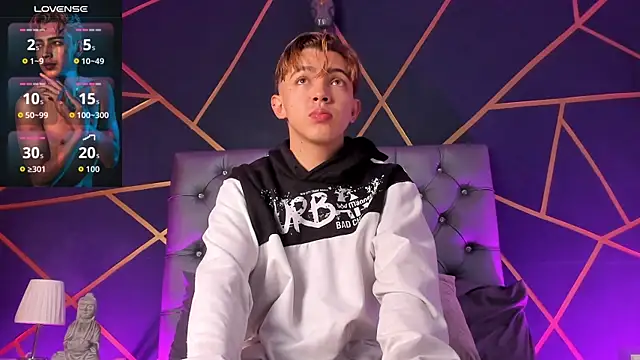 Lian Miller1  online show from 13, 4, 2026