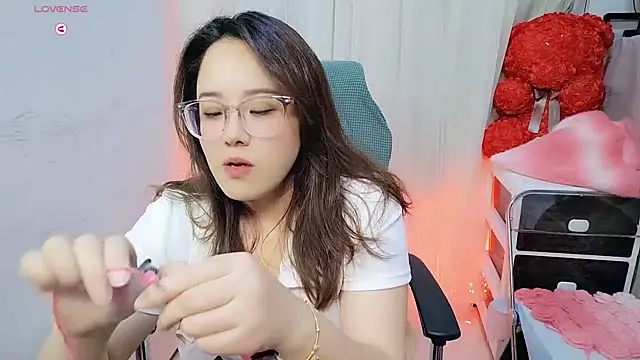 NEWONETO online show from 6, 11, 2025