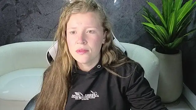 Snapshot of carla_tp chatting on 5, 11, 2025 carla tp online show from 5, 11, 2025