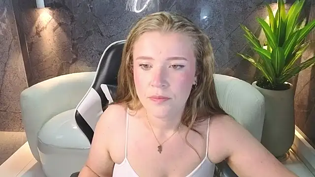 Snapshot of carla_tp chatting on 15, 10, 2025 carla tp online show from 15, 10, 2025